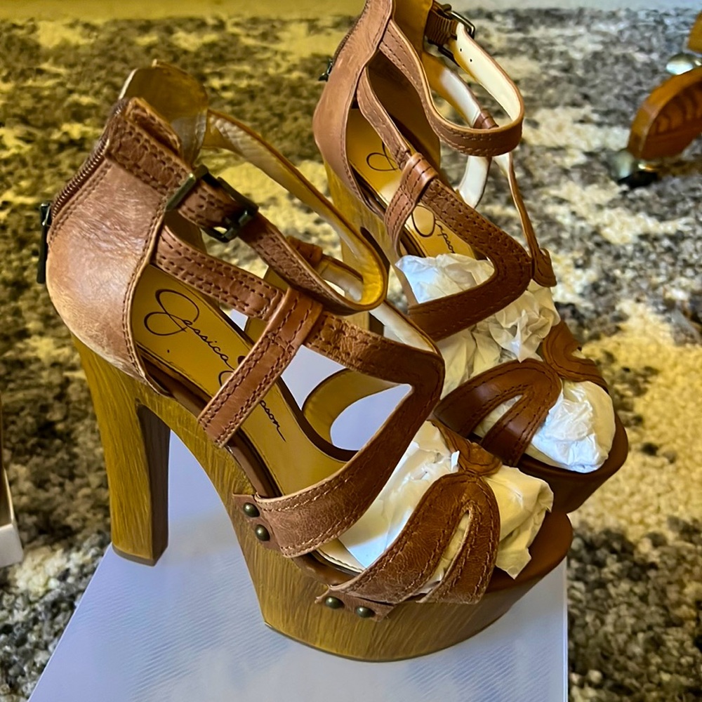 Jessica Simpson platform heels!